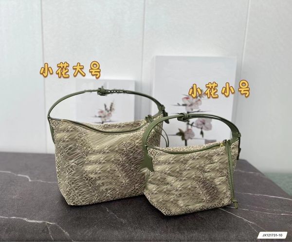 miss bag lunch box bag cubi underarm bag new ladies handbag shoulder bag embroidery size canvas bag designer bag jacquard cloth printing bag
miss bag lunch box bag cubi underarm bag new ladies handbag shoulder bag embroidery size canvas bag designer bag jacquard cloth printing bag