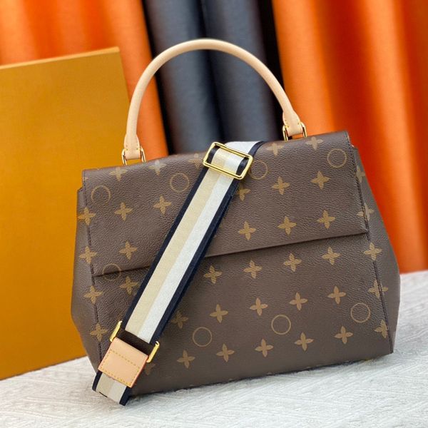 large capacity portable womens tote bag designer leather presbyopia shoulder bag fashion woven crossbody bag magnetic buckle bag #46372
large capacity portable womens tote bag designer leather presbyopia shoulder bag fashion woven crossbody bag magnetic buckle bag #46372