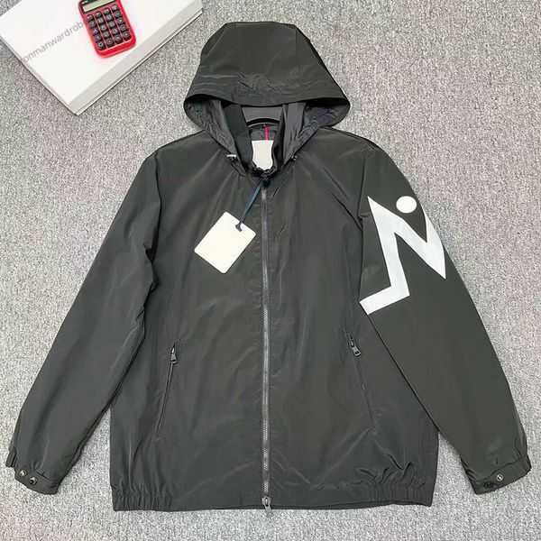 designer hoodies mens winter jackets clothing france brand bomber windshield biker jacket american outerwear coat fashion hombre casual wind, Black;brown
designer hoodies mens winter jackets clothing france brand bomber windshield biker jacket american outerwear coat fashion hombre casual wind, Black;brown