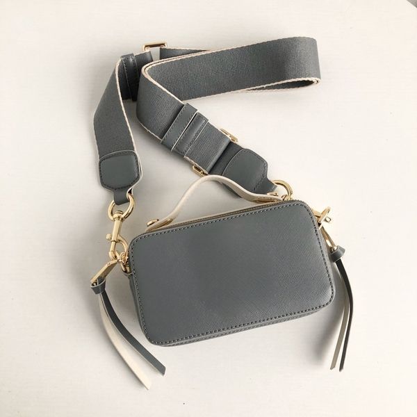 designer bag chain bag plaid flap caviar shoulder handbag gold silver chain leather double letter solid color buckle square stripe lady mess
designer bag chain bag plaid flap caviar shoulder handbag gold silver chain leather double letter solid color buckle square stripe lady mess
