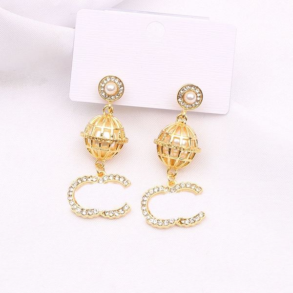 plated 925 silver luxury brand designers letters stud geometric famous women round crystal rhinestone earring wedding perty jewerlry circula, Golden;silver
plated 925 silver luxury brand designers letters stud geometric famous women round crystal rhinestone earring wedding perty jewerlry circula, Golden;silver