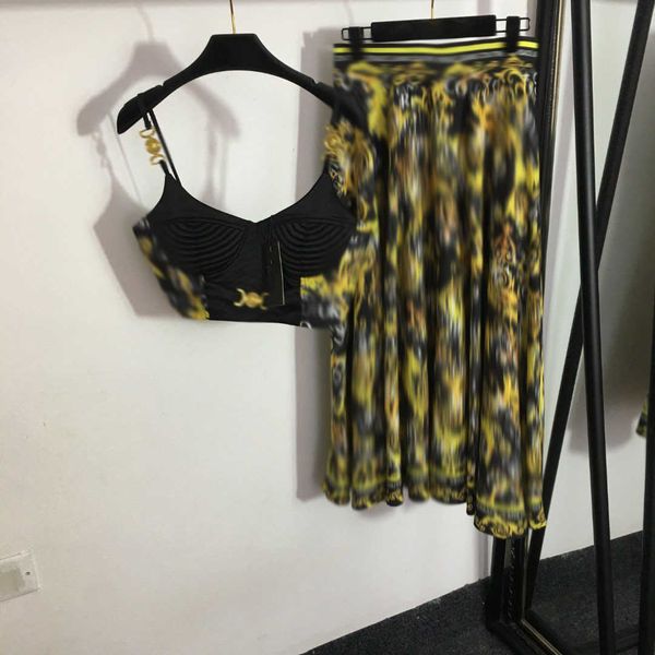 women two piece dress medu printed bra short skirt set versa designer dress suit women's tank pleated skirt suits 002, White
women two piece dress medu printed bra short skirt set versa designer dress suit women's tank pleated skirt suits 002, White