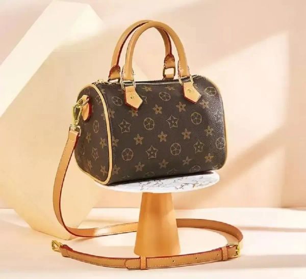designers womens bag luxury handbags hobo purses lady handbag crossbody shoulder channel totes fashion luxurys bags m6704
designers womens bag luxury handbags hobo purses lady handbag crossbody shoulder channel totes fashion luxurys bags m6704