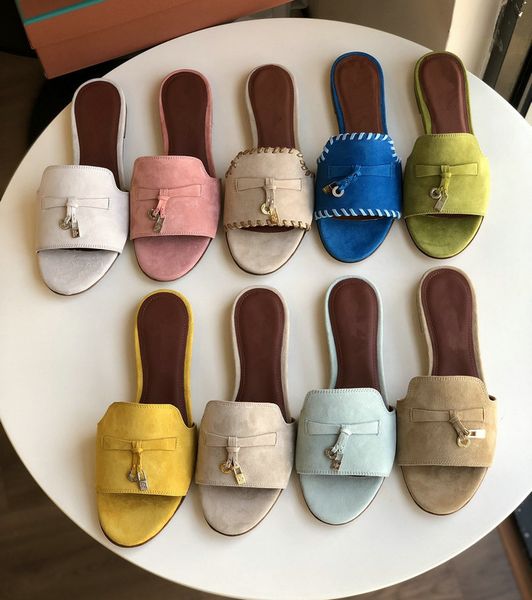 2023 designer lady slippers sandals flat slippers leather loafers loafers classic open-toed summer holiday shower sandals, Black
2023 designer lady slippers sandals flat slippers leather loafers loafers classic open-toed summer holiday shower sandals, Black