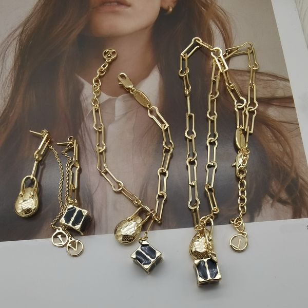 fashion jewelry brass geometry flower pendant necklace bangles stainless steel necklaces earring for girls women gift jewelry sets with box, Silver
fashion jewelry brass geometry flower pendant necklace bangles stainless steel necklaces earring for girls women gift jewelry sets with box, Silver