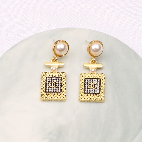 plated 925 silver luxury brand designers letters stud geometric famous women round crystal rhinestone earring wedding perty jewerlry circula, Golden;silver
plated 925 silver luxury brand designers letters stud geometric famous women round crystal rhinestone earring wedding perty jewerlry circula, Golden;silver