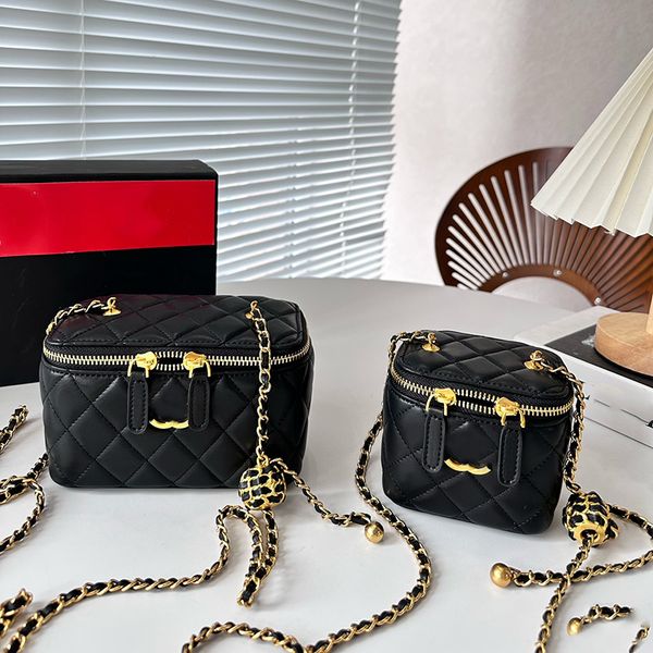 classic women mini makeup bag leather diamond hardware metal clasp luxury tote matelasse chain crossbody bag fashion travel bags woven press
classic women mini makeup bag leather diamond hardware metal clasp luxury tote matelasse chain crossbody bag fashion travel bags woven press