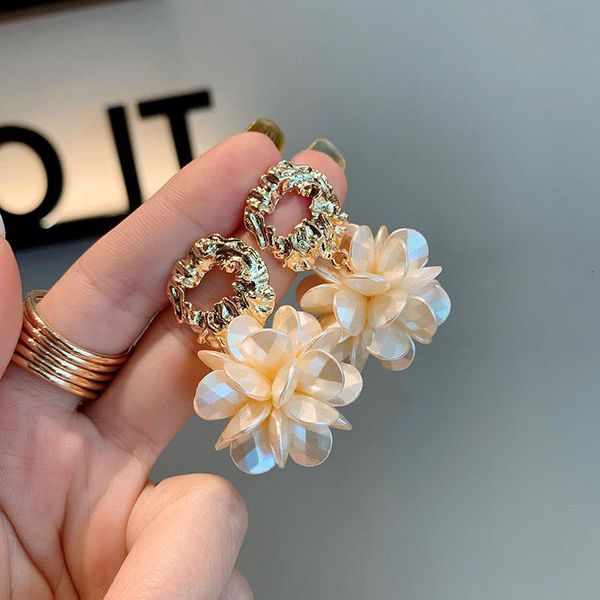 stud elegant and exquisite acrylic petal pendant earrings for women classic jewelry unusual luxury party girls 230823, Golden;silver
stud elegant and exquisite acrylic petal pendant earrings for women classic jewelry unusual luxury party girls 230823, Golden;silver