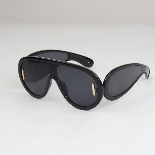 102s 008 54mm oversized square black women sunglasses new with tags box mixed color glittered gradient oversized square sunglasses, White;black
102s 008 54mm oversized square black women sunglasses new with tags box mixed color glittered gradient oversized square sunglasses, White;black