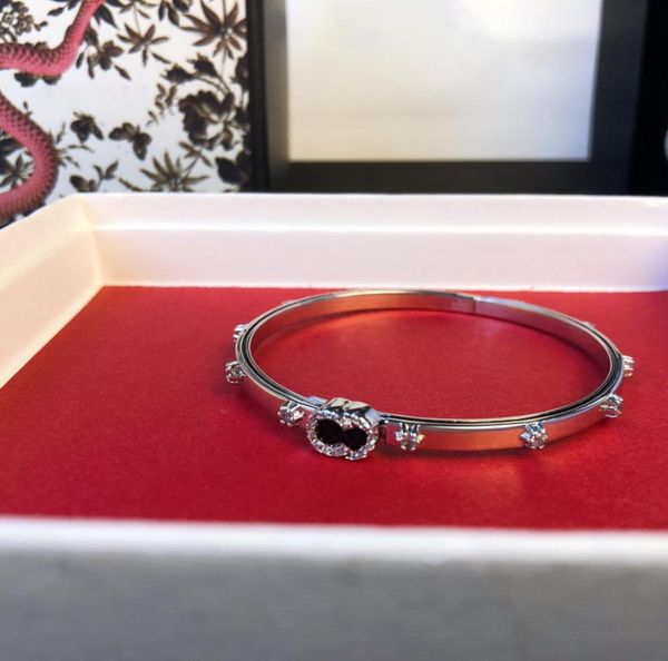 bracelets for women 316l stainless steel jewelry lock v bracelets bangles pulseiras leather jewelry bracelet silver3552158, Black
bracelets for women 316l stainless steel jewelry lock v bracelets bangles pulseiras leather jewelry bracelet silver3552158, Black