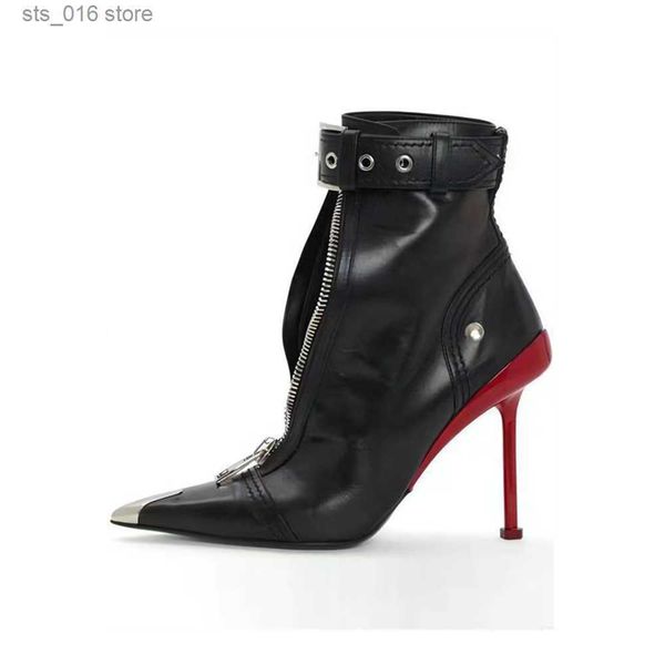 boots women's buckle ankle boots autumn and winter the new pointed zipper metal decoration matching high heel short tube boots plus si, Black
boots women's buckle ankle boots autumn and winter the new pointed zipper metal decoration matching high heel short tube boots plus si, Black