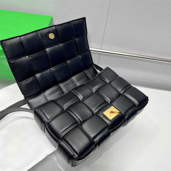 2022 crossbody shoulder bag shoulder box woven pillow versatile design leather fashion high-end small square bag323s
2022 crossbody shoulder bag shoulder box woven pillow versatile design leather fashion high-end small square bag323s
