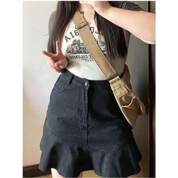large sized fat high waisted fishtail denim skirt for women summer belly covering slim looking small short with, Black
large sized fat high waisted fishtail denim skirt for women summer belly covering slim looking small short with, Black