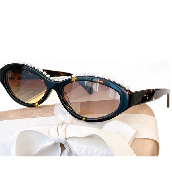 2023 eleglant c-female small oval sunglasses uv400 exqusite artificial pearl decoration italy plank full frame 57-17-140 for prescription go, White;black
2023 eleglant c-female small oval sunglasses uv400 exqusite artificial pearl decoration italy plank full frame 57-17-140 for prescription go, White;black