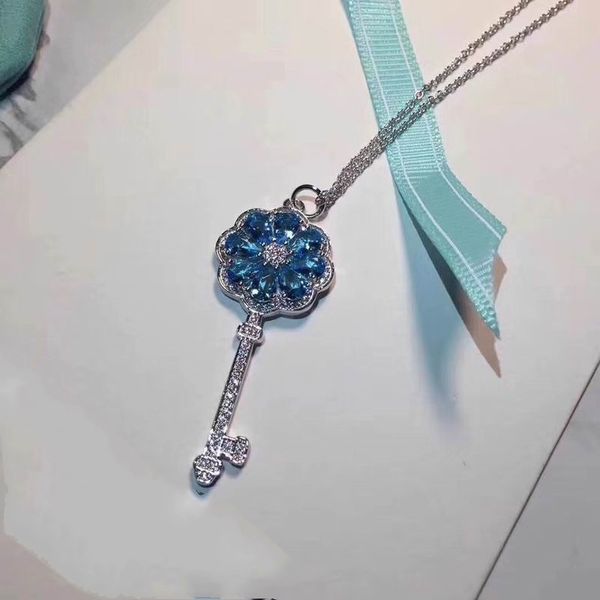 2023 lovely cute pendant necklaces long silver thin stainless steel chain blue flower crystal key design women necklace with dust bag and bo
2023 lovely cute pendant necklaces long silver thin stainless steel chain blue flower crystal key design women necklace with dust bag and bo