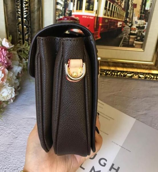 the latest fashioni shoulder bag simple small square bag women's casual handbag women's fashion pu crossbody messenger ba handbag
the latest fashioni shoulder bag simple small square bag women's casual handbag women's fashion pu crossbody messenger ba handbag