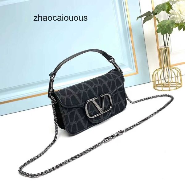 carrying luxury handbags cowhide classic printed designer valantioes handbag women canvas bags portable shoulder crossbody women's unde
carrying luxury handbags cowhide classic printed designer valantioes handbag women canvas bags portable shoulder crossbody women's unde
