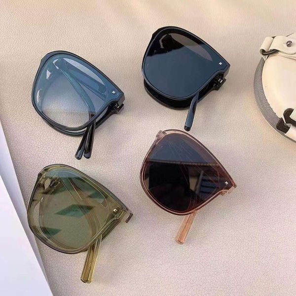 foldable second generation sunglasses womens uv proof sunblock large frame folding glasses portable, White;black
foldable second generation sunglasses womens uv proof sunblock large frame folding glasses portable, White;black