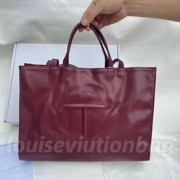 2023 the tote bag leather embossing letter handbag capacity shopping bag women men designer shoulder bag 22 colors
2023 the tote bag leather embossing letter handbag capacity shopping bag women men designer shoulder bag 22 colors