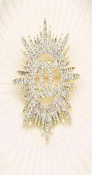 luxury women men designer brand letter tassels brooches 18k gold plated inlay crystal rhinestone jewelry brooch pearl pin marry ch5828264, Gray
luxury women men designer brand letter tassels brooches 18k gold plated inlay crystal rhinestone jewelry brooch pearl pin marry ch5828264, Gray