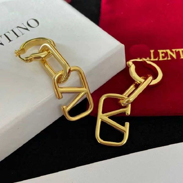 designer valentino earrings luxury new v-letter long made of brass material small design silver needle earstuds earrings female fashion acce, Golden
designer valentino earrings luxury new v-letter long made of brass material small design silver needle earstuds earrings female fashion acce, Golden