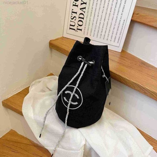 23ss designer channel women chanei bag xiaoxiangfeng gift beauty new makeup bag drawstring storage bag wash bag bucket bag briefcase black w
23ss designer channel women chanei bag xiaoxiangfeng gift beauty new makeup bag drawstring storage bag wash bag bucket bag briefcase black w