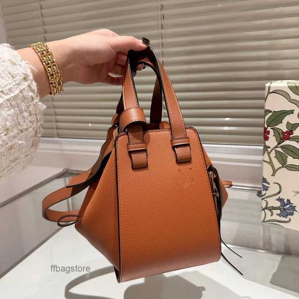 lowe 2023 hanging litchi bag advanced designer leather bags pattern girl with spain versatile purse one shoulder crossbody handheld wing
lowe 2023 hanging litchi bag advanced designer leather bags pattern girl with spain versatile purse one shoulder crossbody handheld wing