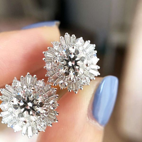 designer's new high end full diamond zircon snowflake earrings for wedding party bridal earrings design high end feeling,, Golden
designer's new high end full diamond zircon snowflake earrings for wedding party bridal earrings design high end feeling,, Golden