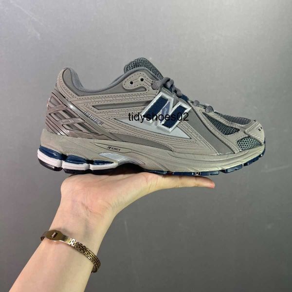 chunyuan new balances shoes 1906r shock-absorbing and wear-resistant jogging shoes trendy breathable lightweight casual running shoes and sp, Black
chunyuan new balances shoes 1906r shock-absorbing and wear-resistant jogging shoes trendy breathable lightweight casual running shoes and sp, Black