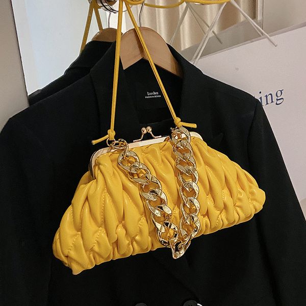 evening bags pleated lingge fashion shell bag women's versatile chain handbag casual one shoulder crossbody accessorie's 230824
evening bags pleated lingge fashion shell bag women's versatile chain handbag casual one shoulder crossbody accessorie's 230824
