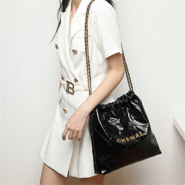 garbage bag autumn and winter new real cowhide chain bag personalized letter water bucket bag light luxury women's bag designer handbag
garbage bag autumn and winter new real cowhide chain bag personalized letter water bucket bag light luxury women's bag designer handbag
