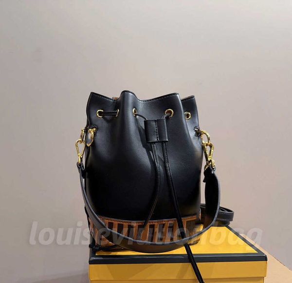 2023 high-quility women shoulder bags leather old flower bucket bag famous drawstring handbags cross body purse canvas embroidered drawstrin
2023 high-quility women shoulder bags leather old flower bucket bag famous drawstring handbags cross body purse canvas embroidered drawstrin