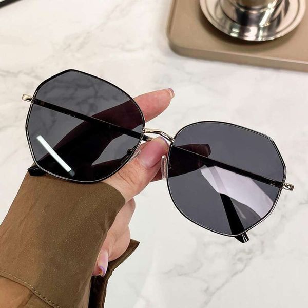 korean version of ins sunglasses metal for women uv proof driving glasses wholesale, White;black
korean version of ins sunglasses metal for women uv proof driving glasses wholesale, White;black