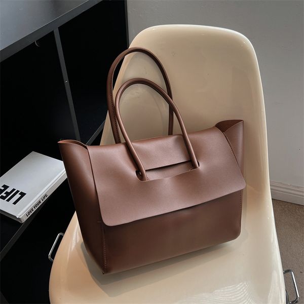 evening bags fashion women shoulder bags large capacity handbags simple retro tote bags solid color famous brand bags 230825
evening bags fashion women shoulder bags large capacity handbags simple retro tote bags solid color famous brand bags 230825