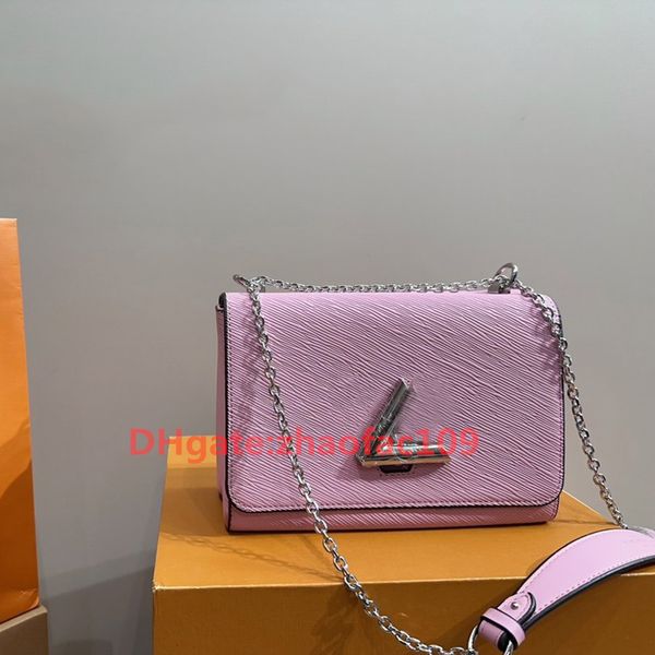 designer shoulder bag popular twist bags leather small square designers metal long chain v shaped buckle simple fashion very nice2023
designer shoulder bag popular twist bags leather small square designers metal long chain v shaped buckle simple fashion very nice2023