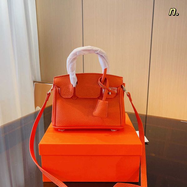 ladies genuine leather handbag solid color fashion shoulder bag money surround scarf charm strap adjustable shoulder strap luxury designer h
ladies genuine leather handbag solid color fashion shoulder bag money surround scarf charm strap adjustable shoulder strap luxury designer h
