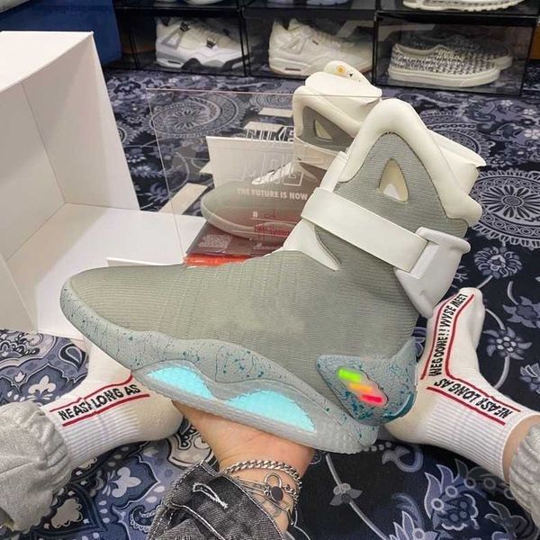 2023 new boots automatic laces air mag sneakers marty mcfly's led shoes man back to the future glow in the dark gray boots mcflys sneak, Black
2023 new boots automatic laces air mag sneakers marty mcfly's led shoes man back to the future glow in the dark gray boots mcflys sneak, Black