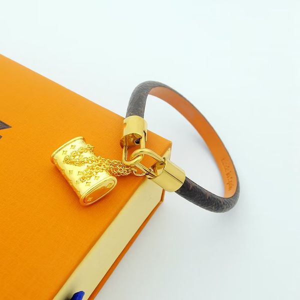 bracelet designer for women designer bracelet luxury feeling high-end fashion leather bracelet 18k gold plated titanium aolly with charm bra, Golden;silver
bracelet designer for women designer bracelet luxury feeling high-end fashion leather bracelet 18k gold plated titanium aolly with charm bra, Golden;silver