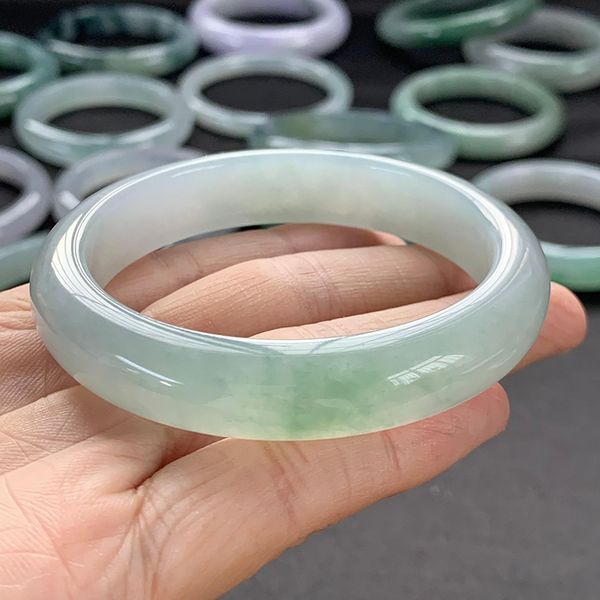 natural emerald green jade bracelet ice waxy kind of pale green dark green wave flower jade bracelets teenage mother, Black
natural emerald green jade bracelet ice waxy kind of pale green dark green wave flower jade bracelets teenage mother, Black