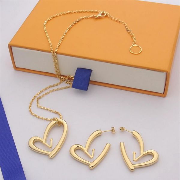 europe america fashion style jewelry sets lady women three-colour hardware engraved hollow out v initials heart charm fall in love332h, Silver
europe america fashion style jewelry sets lady women three-colour hardware engraved hollow out v initials heart charm fall in love332h, Silver