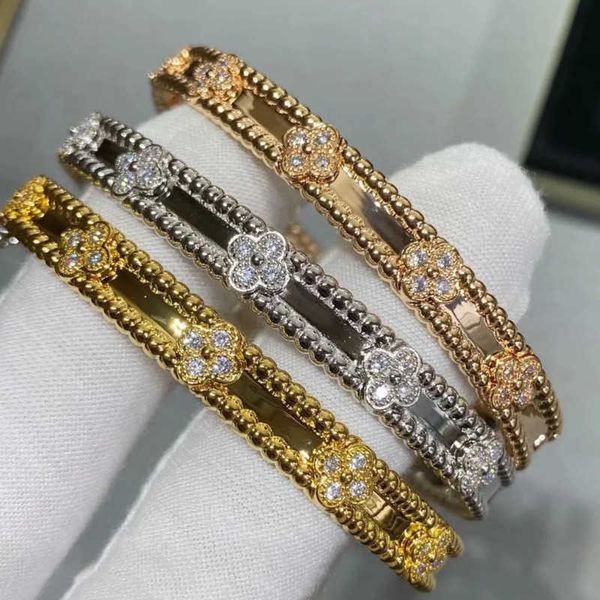 designer clover bangle brand bracelets for women 18k gold plated full crystal four leaf perlee sweet clover flower cuff valentine party gift, Black
designer clover bangle brand bracelets for women 18k gold plated full crystal four leaf perlee sweet clover flower cuff valentine party gift, Black