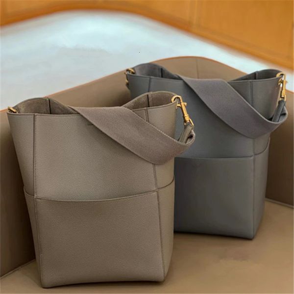 evening bags sangle seau tote designer shoulder bag in smooth calfskin cow leather for women 230824
evening bags sangle seau tote designer shoulder bag in smooth calfskin cow leather for women 230824
