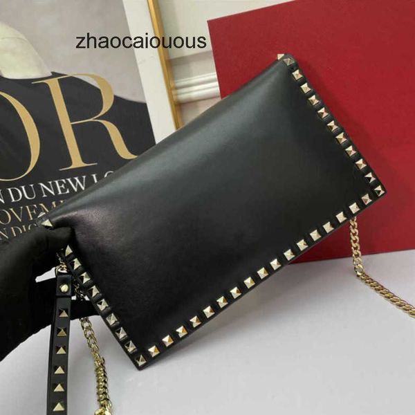 luxury valantioes bag cowhide new beach handbags bag handbags bags designer women riveted crossbody metal fashion large capacity leather han
luxury valantioes bag cowhide new beach handbags bag handbags bags designer women riveted crossbody metal fashion large capacity leather han