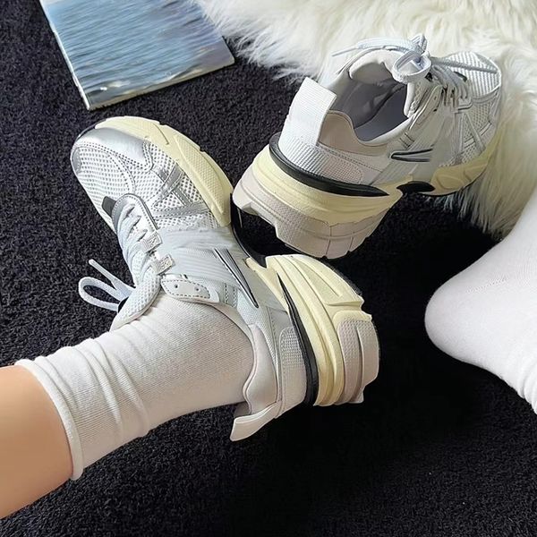 v2k runtekk outdoor running shoes for men women designer sneakers summit white metallic silver outdoor walking mens trainers eur 36-45
v2k runtekk outdoor running shoes for men women designer sneakers summit white metallic silver outdoor walking mens trainers eur 36-45