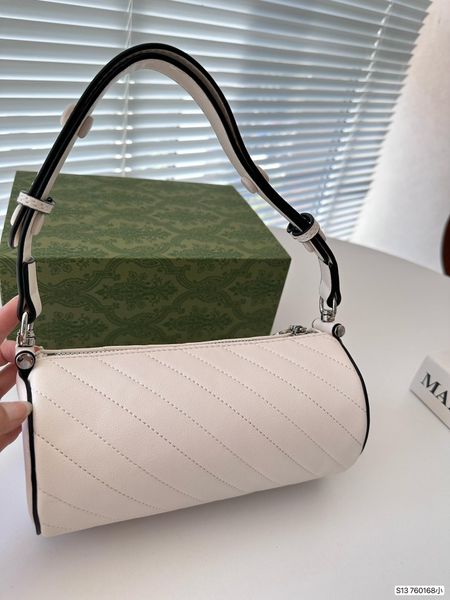 designer handbag, single shoulder bag, crossbody bag, underarm bag, pillow bag, adjustable shoulder straps, any switching type
designer handbag, single shoulder bag, crossbody bag, underarm bag, pillow bag, adjustable shoulder straps, any switching type