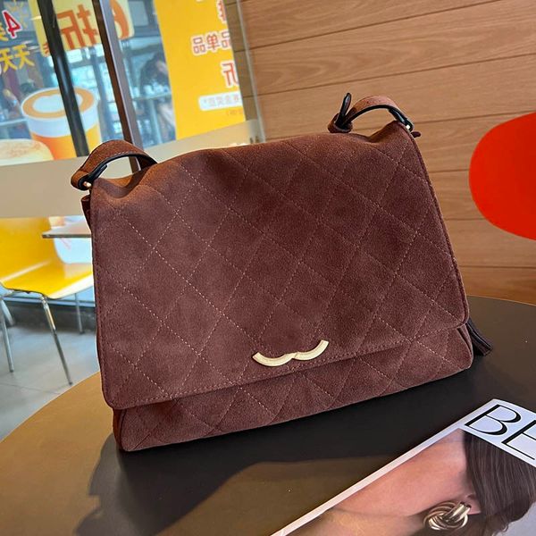 vintage large capacity classic flap women shoulder bag suede diamond lattice quilted trend luxury handbag adjustable chain cross body design
vintage large capacity classic flap women shoulder bag suede diamond lattice quilted trend luxury handbag adjustable chain cross body design