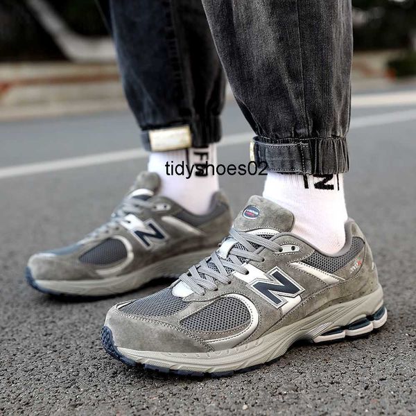 new balances shoes 2002r genuine leather men's shoes dirty resistant women's shoes hundred lunxia style nb casual dad running shoe, Black
new balances shoes 2002r genuine leather men's shoes dirty resistant women's shoes hundred lunxia style nb casual dad running shoe, Black
