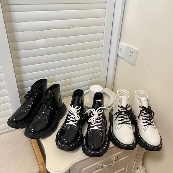 designer luxury leather shoes boot graffiti tread slick men women casual socks shoe platform half boots white black trainers 03
designer luxury leather shoes boot graffiti tread slick men women casual socks shoe platform half boots white black trainers 03
