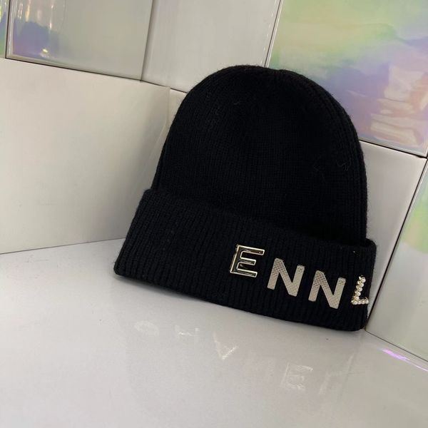 designer beanie luxury knitted hat ins popular winter cashmere casual outdoor bonnet knitted caps 4 color very good, Blue;gray
designer beanie luxury knitted hat ins popular winter cashmere casual outdoor bonnet knitted caps 4 color very good, Blue;gray