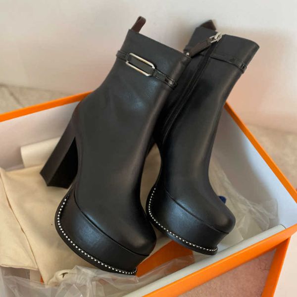 designer boot short boots women martin high leather winter shoes desert boots ankle print luxury lace-up rubber lug sole with box no13, Black
designer boot short boots women martin high leather winter shoes desert boots ankle print luxury lace-up rubber lug sole with box no13, Black